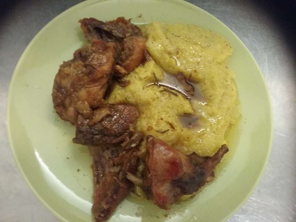 Coniglio alla Bresciana con polenta 