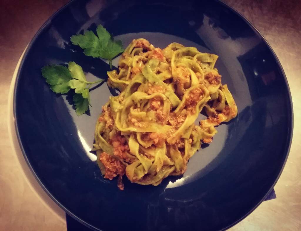 Tagliatelle con ragù di Vitello al verde